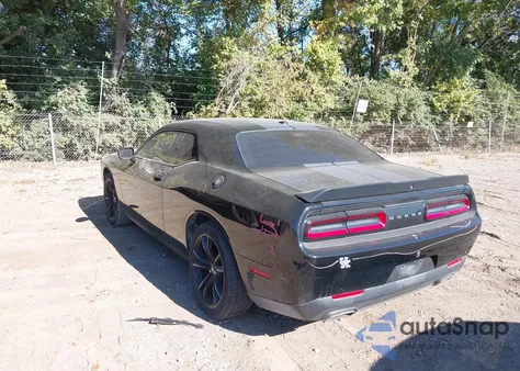 2017 Dodge Challenger Sxt z USA, uszkodzony, nr VIN 2C3CDZAG7HH554956